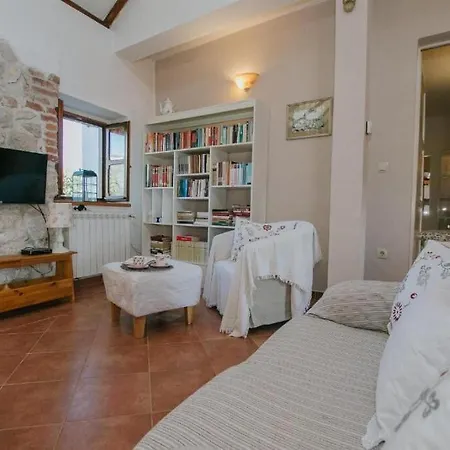 Nyaraló House Rusula Vrsine