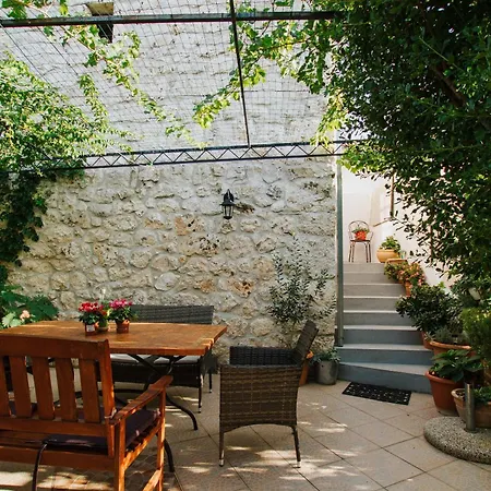 House Rusula Nyaraló Vrsine