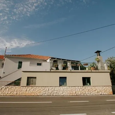 Nyaraló House Rusula