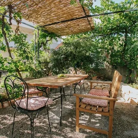 House Rusula * Vrsine