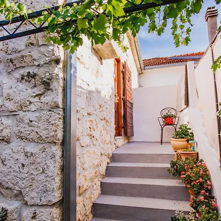 House Rusula * Vrsine