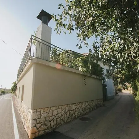 House Rusula